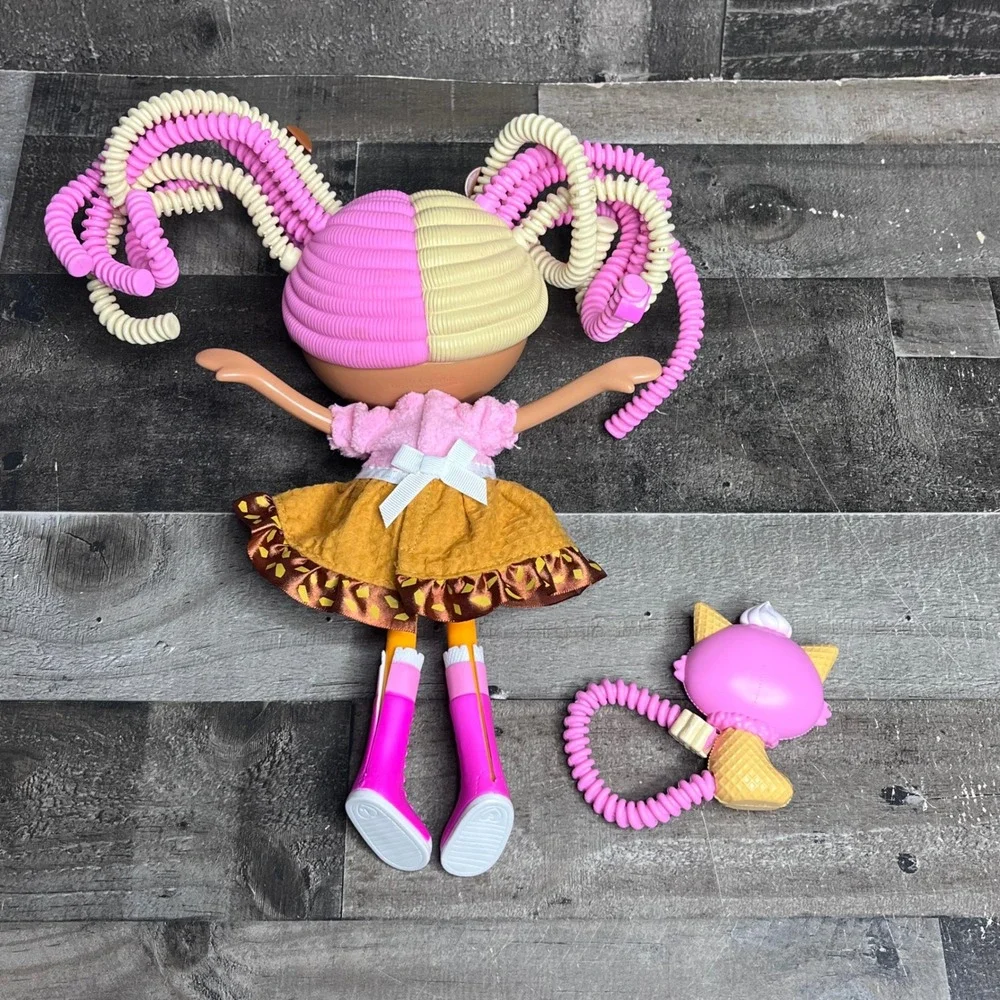 Lalaloopsy Silly Hair Doll Scoops Waffle Cone with Pet Cat MGA 2010 Pink Yellow